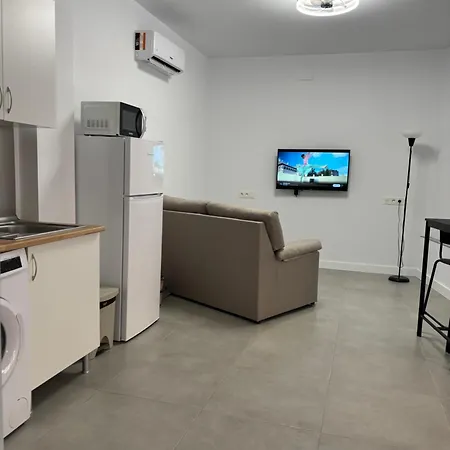 Apartment 2 A 10 Minutos Caminando De La Estacion De Bus Y Tren Maria Zambrano Malaga